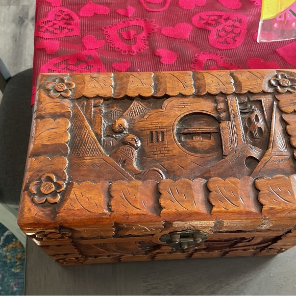 Vintage Chinese Hand Carved Camphor Box - Picture 2 of 5